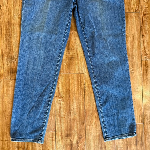 CHICOS Women’s Blue Girlfriend So Slimming Slim Ankle Jeans Size 0.5 (6) - Picture 7 of 13